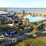 Campsite Bleu Marine Serignan